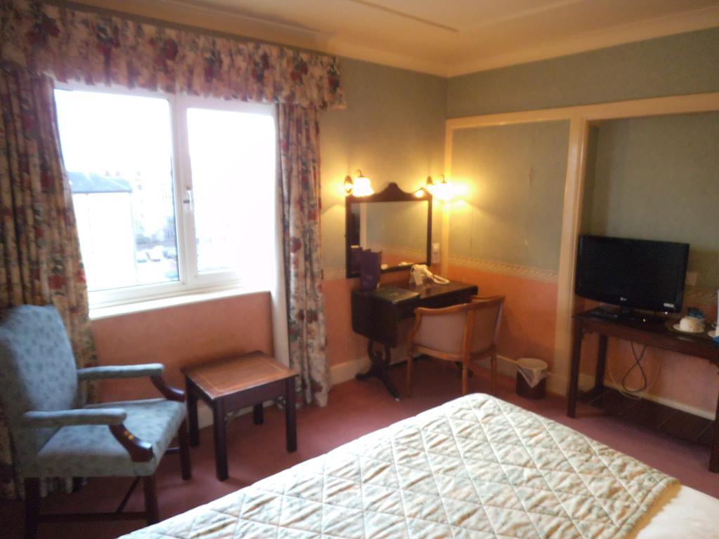 Southampton Park Hotel Стая снимка